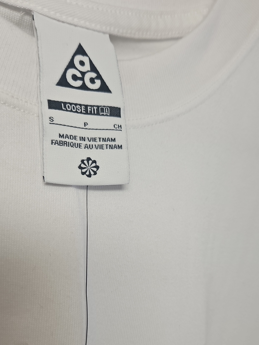 Nike ACG White Short-Sleeve Loose Fit Logo Tee